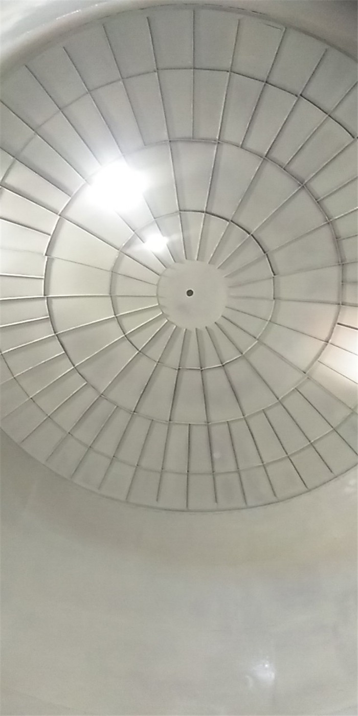唐山纵横钢铁海水淡化水箱聚脲防腐施工3